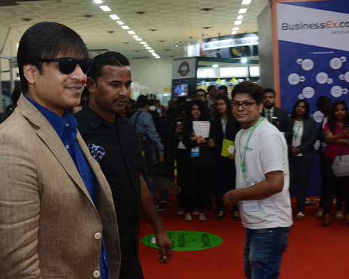 Franchise Expo Visit Vivek Oberoi - Vikash Gupta 